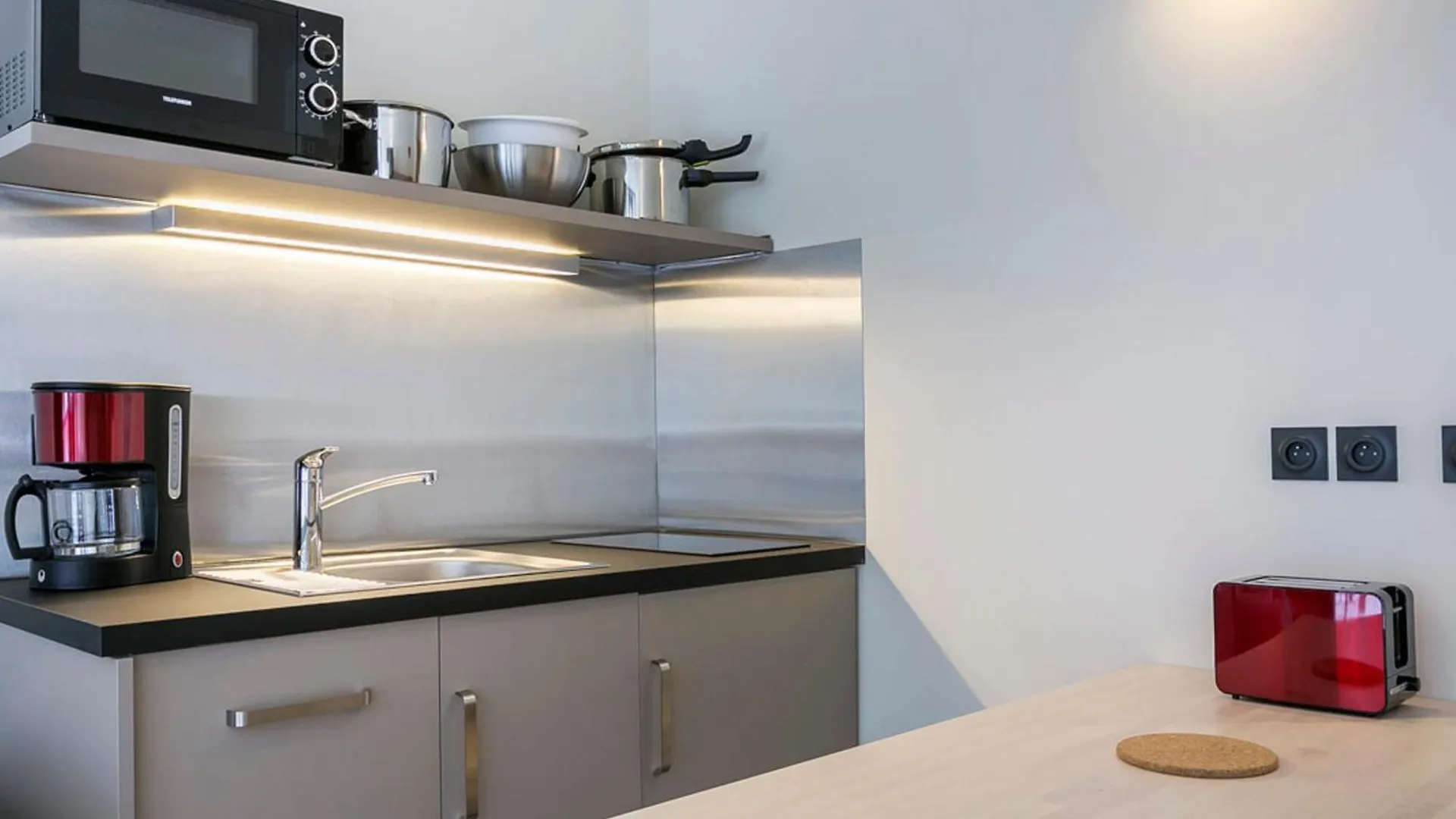 Apartment Studio Renove Au Pied Des Pistes, Balcon, Wifi Gratuit, Plein Centre - Fr-1-346-392 Les Arcs